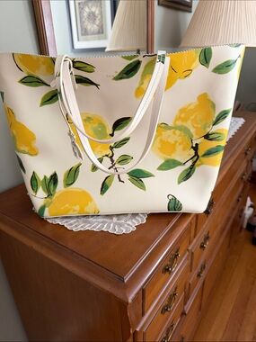 kate spade Cream Tote with Yellow Lemon & Green Leaf Print